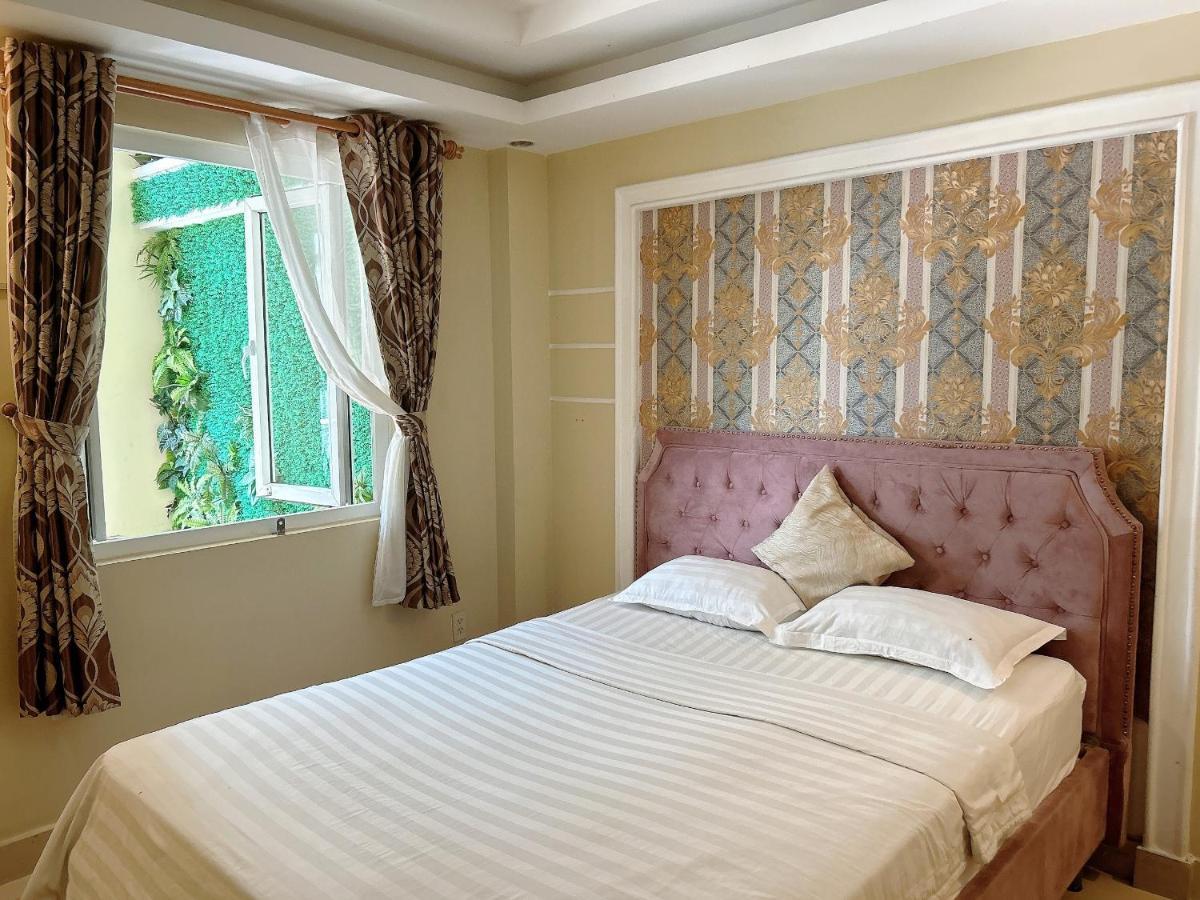 Royal Hotel Хошимин Екстериор снимка